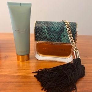 Marc Jacobs Decadence perfume & lotion set